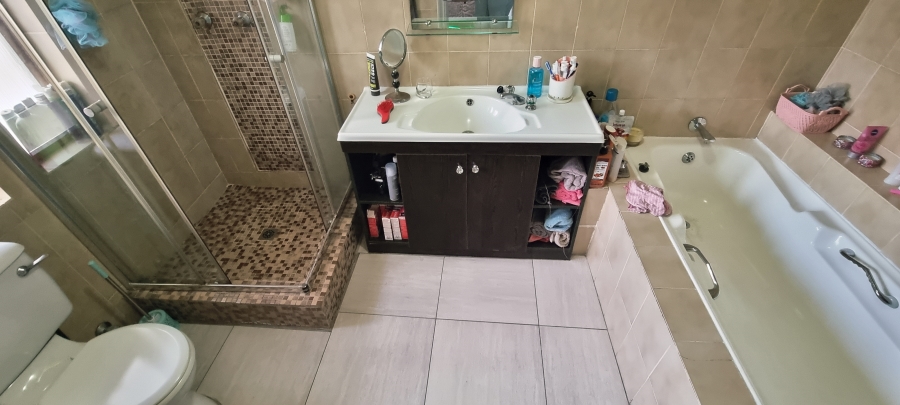 3 Bedroom Property for Sale in Beacon Bay Eastern Cape